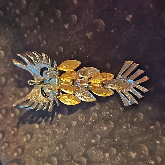 Silvertone Goldtone Bown Eyed Owl Pendant - Picture 3 of 3